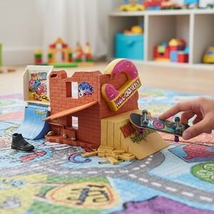 Hot‎ Wheels Skate Donut Skatepark Playset New in Box Skateboard Finger Toy Set
